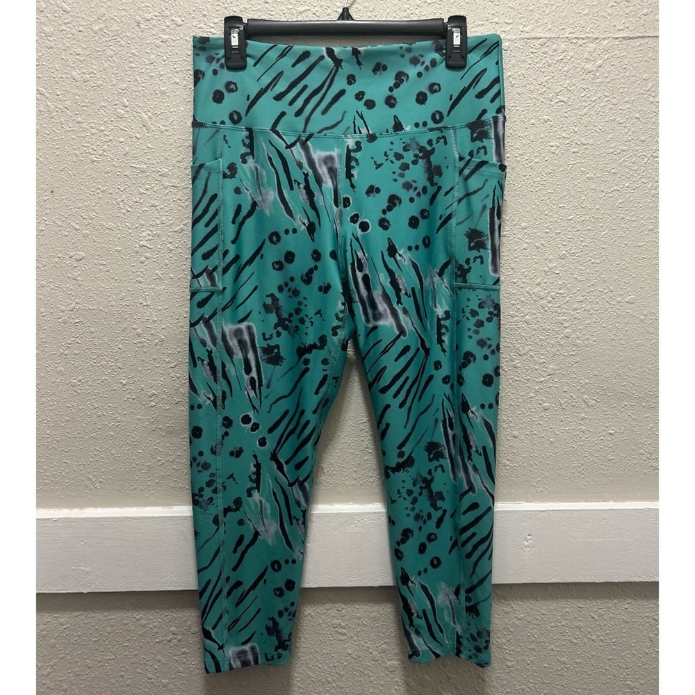 Bally Total Fitness Teal with Black Print 7/8 Leggings XL